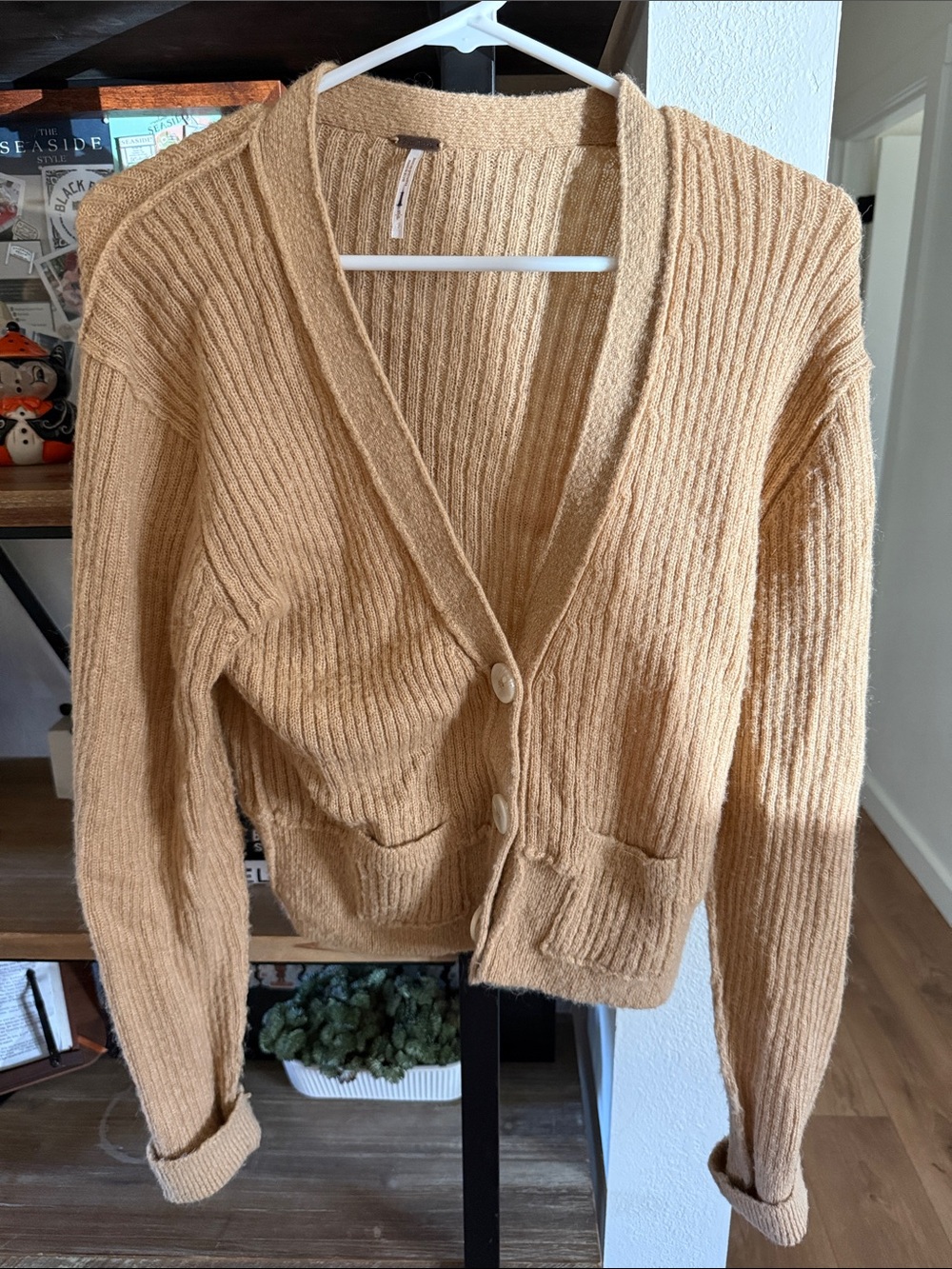 Free People Size Small Classic Ribbed V-Neck Cardigan Sweater in Camel